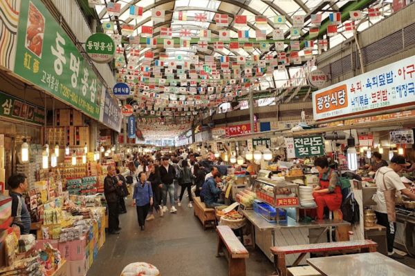 Getting to Gwangjang Market