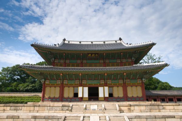 famous palace in seoul korea