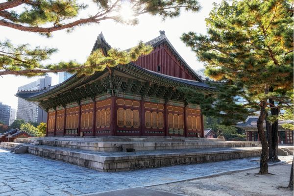famous palace in seoul korea