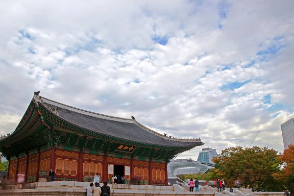 famous palace in seoul korea