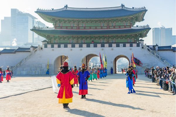famous palace in seoul korea