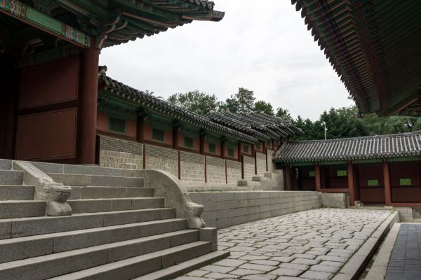 famous palace in seoul korea
