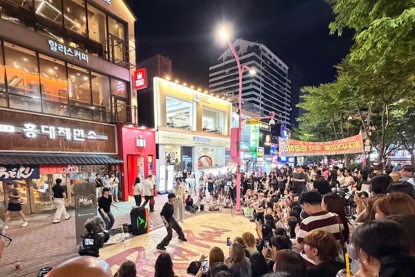 Things to Do in Hongdae: Street Food and Shopping