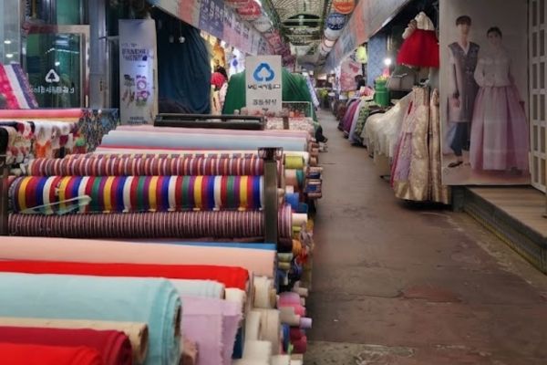 Gwangjang Market: Getting There, Food Tour, Hanbok