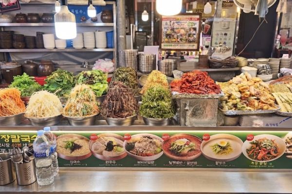Gwangjang Market: Getting There, Food Tour, Hanbok